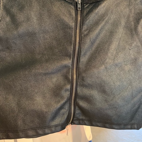 Faux leather crop top. - Picture 3 of 4